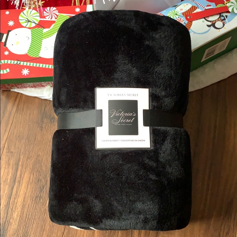 🎀Victoria Secret Sherpa Blanket 🎀